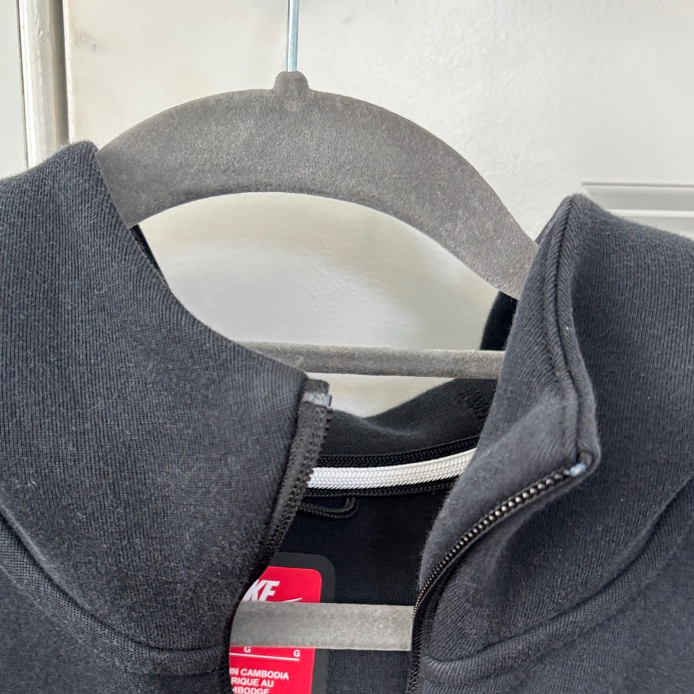 Nike Men’s Black Full-Zip Performance Hoodie Jacket - Picture 4 of 7